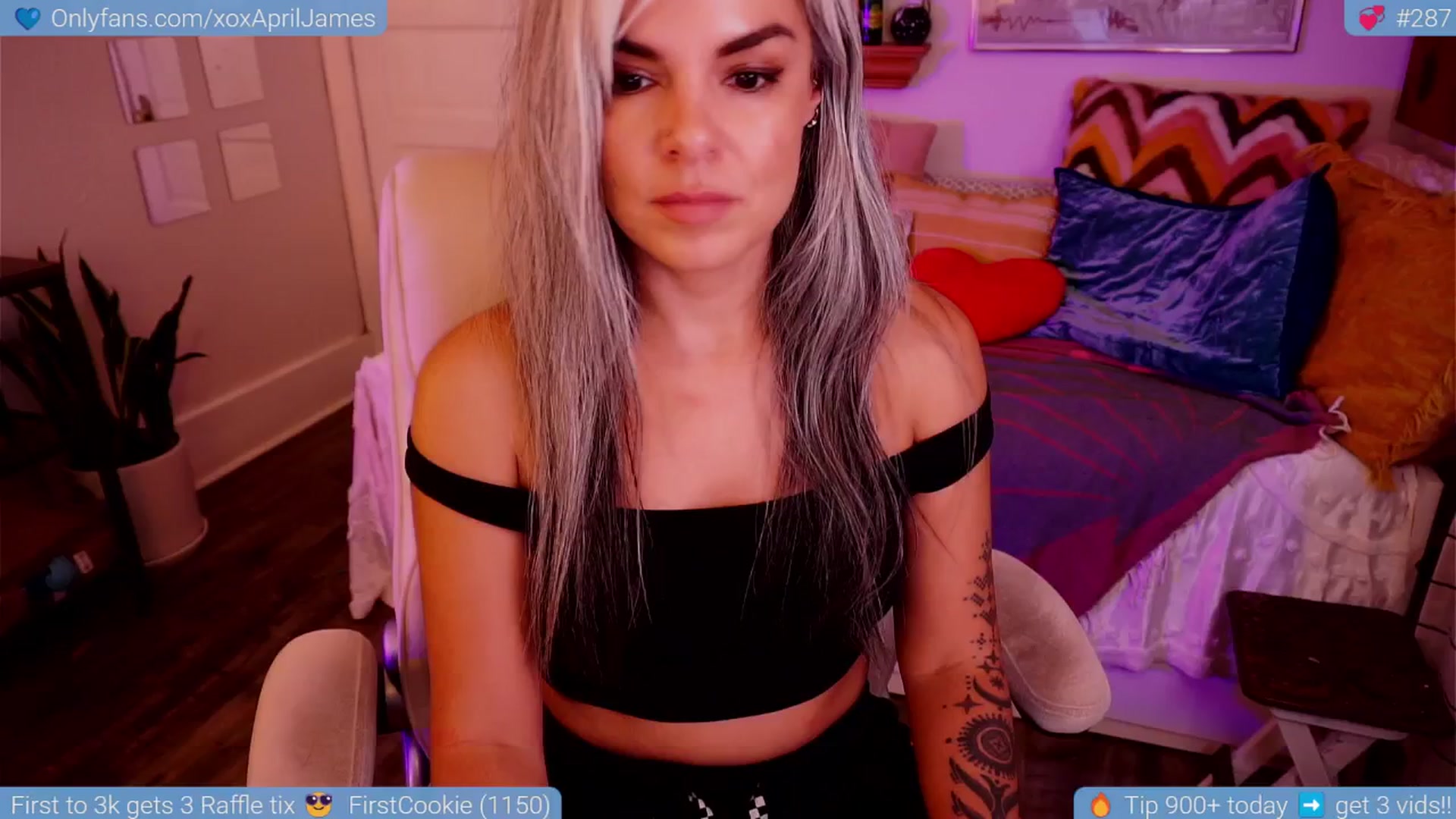 Gallery image thumbnail from AprilJames's myfreecams stream on, 05/31/2025, 24:39 image 18 of 20