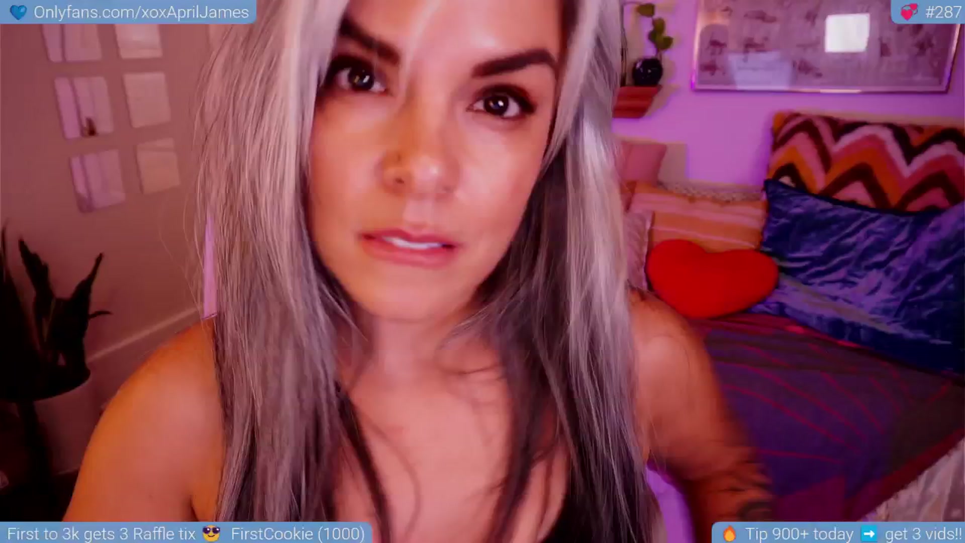 Gallery image thumbnail from AprilJames's myfreecams stream on, 05/31/2025, 24:39 image 8 of 20