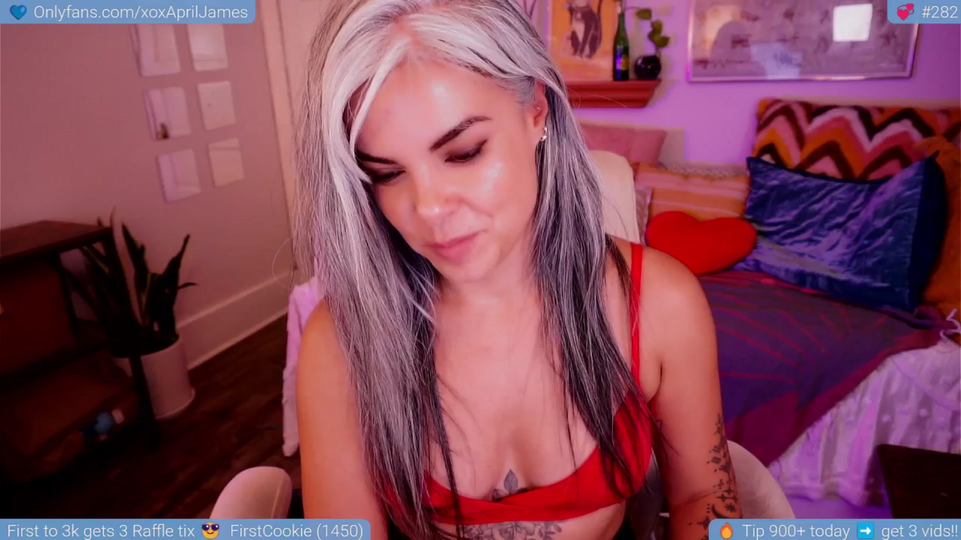 Gallery image thumbnail from AprilJames's myfreecams stream on, 05/31/2025, 01:07 image 7 of 20