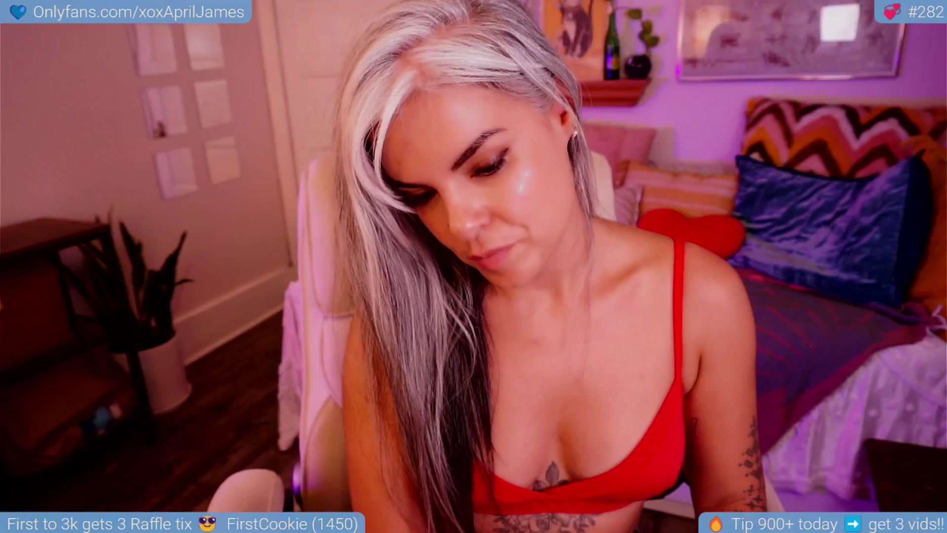 Gallery image thumbnail from AprilJames's myfreecams stream on, 05/31/2025, 01:07 image 12 of 20