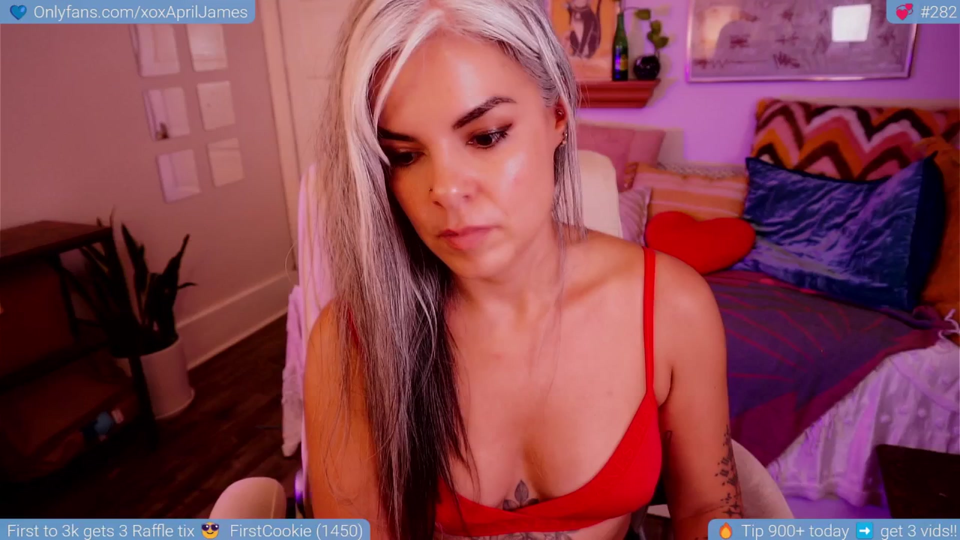 Gallery image thumbnail from AprilJames's myfreecams stream on, 05/31/2025, 01:07 image 13 of 20