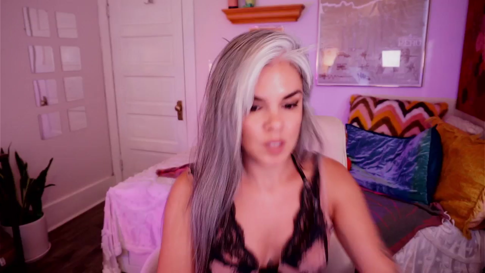 Gallery image thumbnail from AprilJames's myfreecams stream on, 06/01/2025, 01:19 image 19 of 20