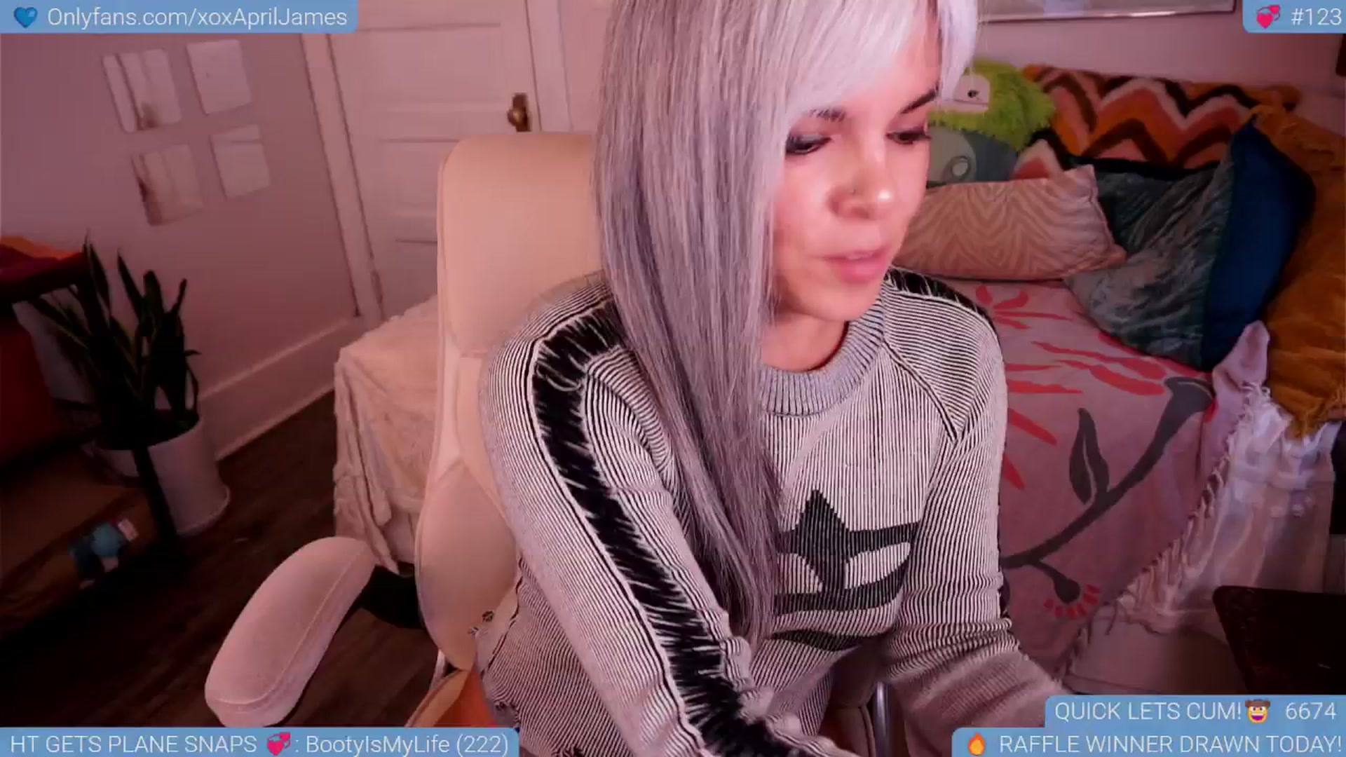 Gallery image thumbnail from AprilJames's myfreecams stream on, 06/03/2025, 21:33 image 8 of 20