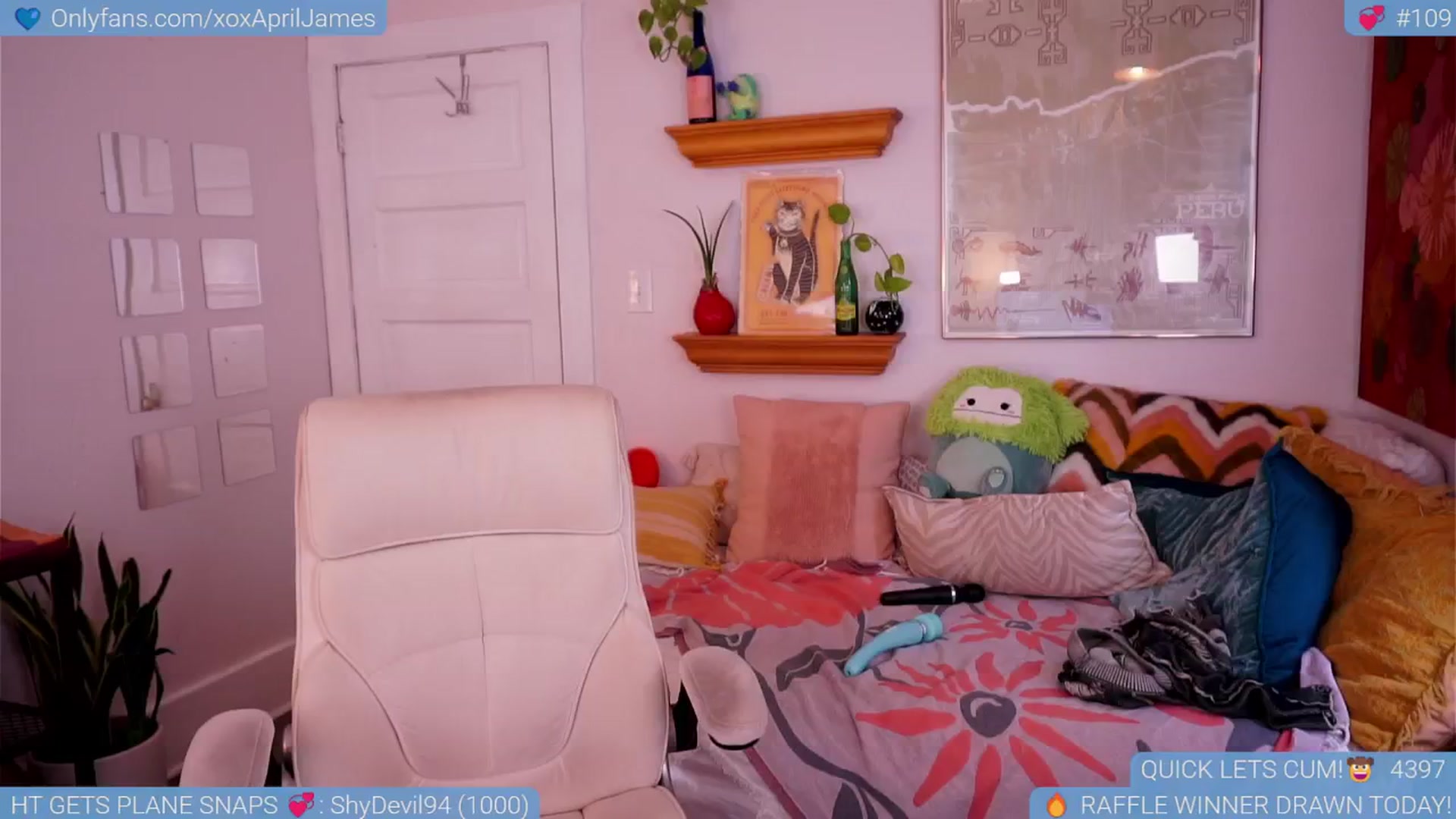 Gallery image thumbnail from AprilJames's myfreecams stream on, 06/03/2025, 21:33 image 16 of 20