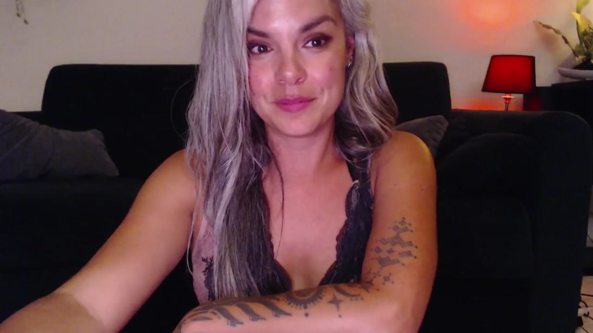 Gallery image thumbnail from AprilJames's myfreecams stream on, 06/23/2025, 23:18 image 5 of 20