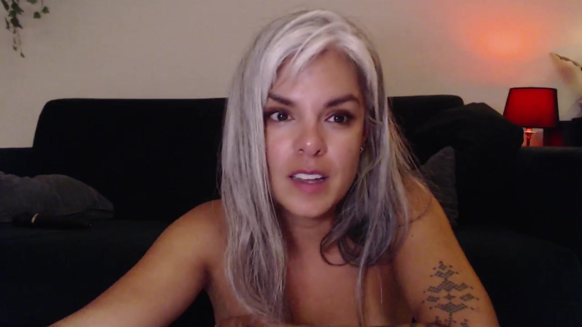 Gallery image thumbnail from AprilJames's myfreecams stream on, 06/23/2025, 23:18 image 19 of 20