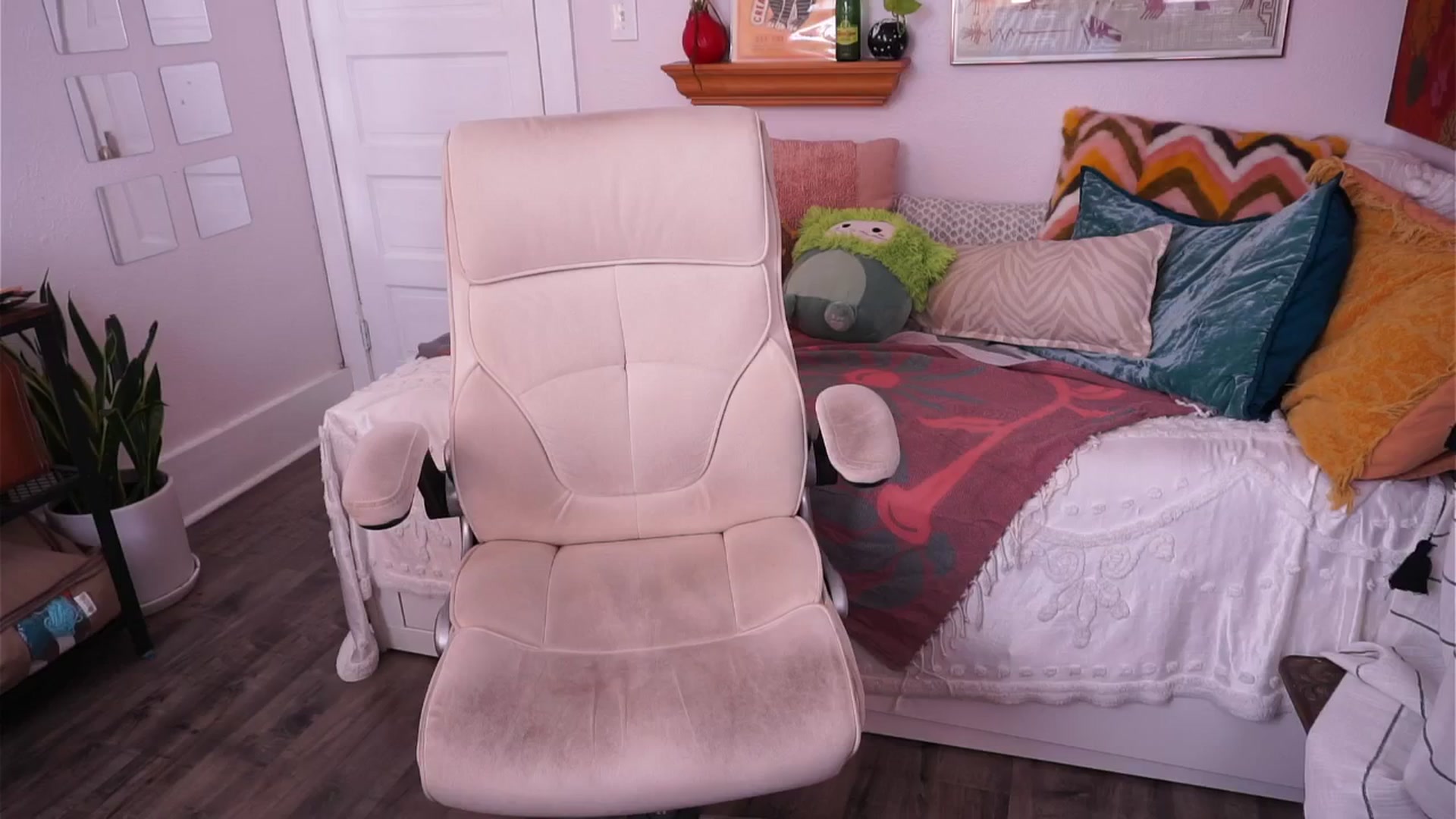 Gallery image thumbnail from AprilJames's myfreecams stream on, 07/05/2025, 24:25 image 16 of 20