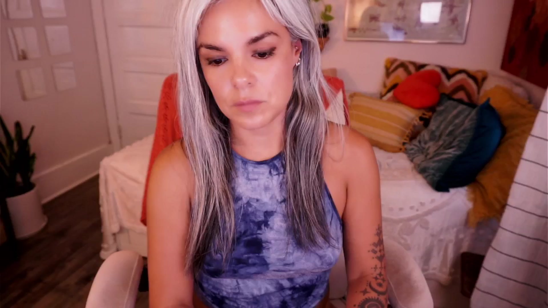 Gallery image thumbnail from AprilJames's myfreecams stream on, 07/12/2025, 02:10 image 1 of 20