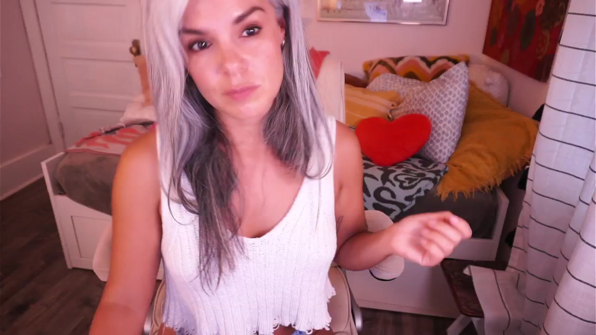 Gallery image thumbnail from AprilJames's myfreecams stream on, 07/24/2025, 01:01 image 9 of 20