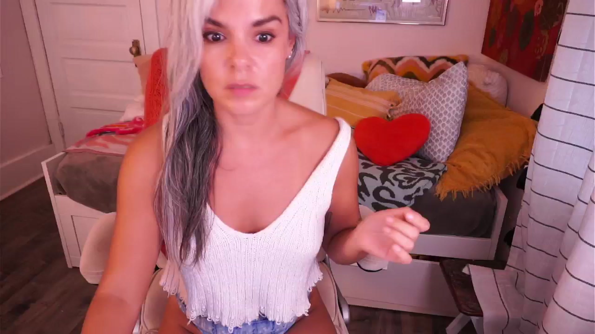 Gallery image thumbnail from AprilJames's myfreecams stream on, 07/24/2025, 01:01 image 1 of 20