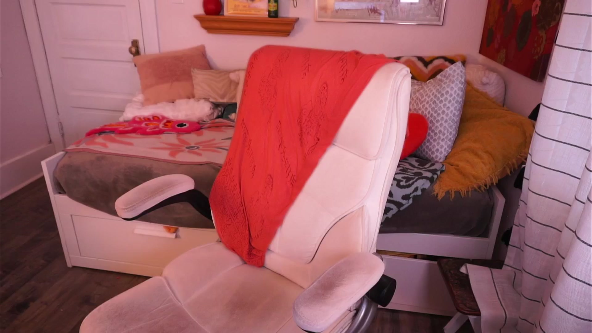 Gallery image thumbnail from AprilJames's myfreecams stream on, 07/24/2025, 01:01 image 6 of 20