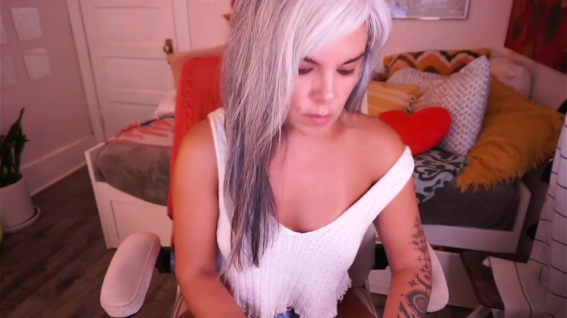Gallery image thumbnail from AprilJames's myfreecams stream on, 07/24/2025, 01:01 image 19 of 20