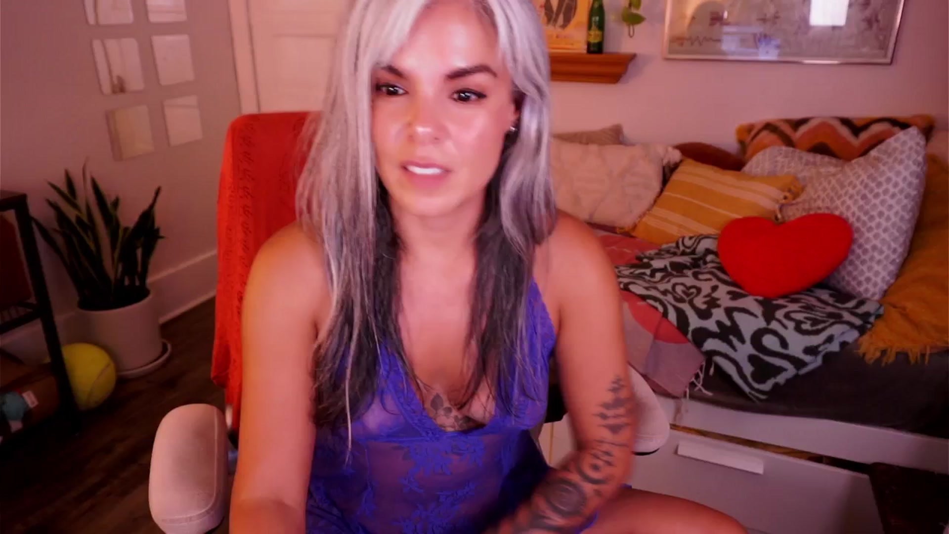 Gallery image thumbnail from AprilJames's myfreecams stream on, 07/26/2025, 01:49 image 2 of 20