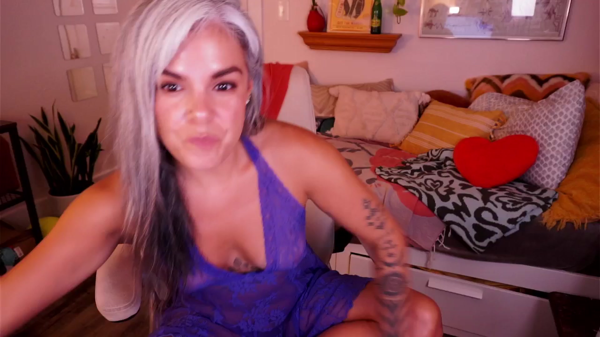 Gallery image thumbnail from AprilJames's myfreecams stream on, 07/26/2025, 01:49 image 1 of 20