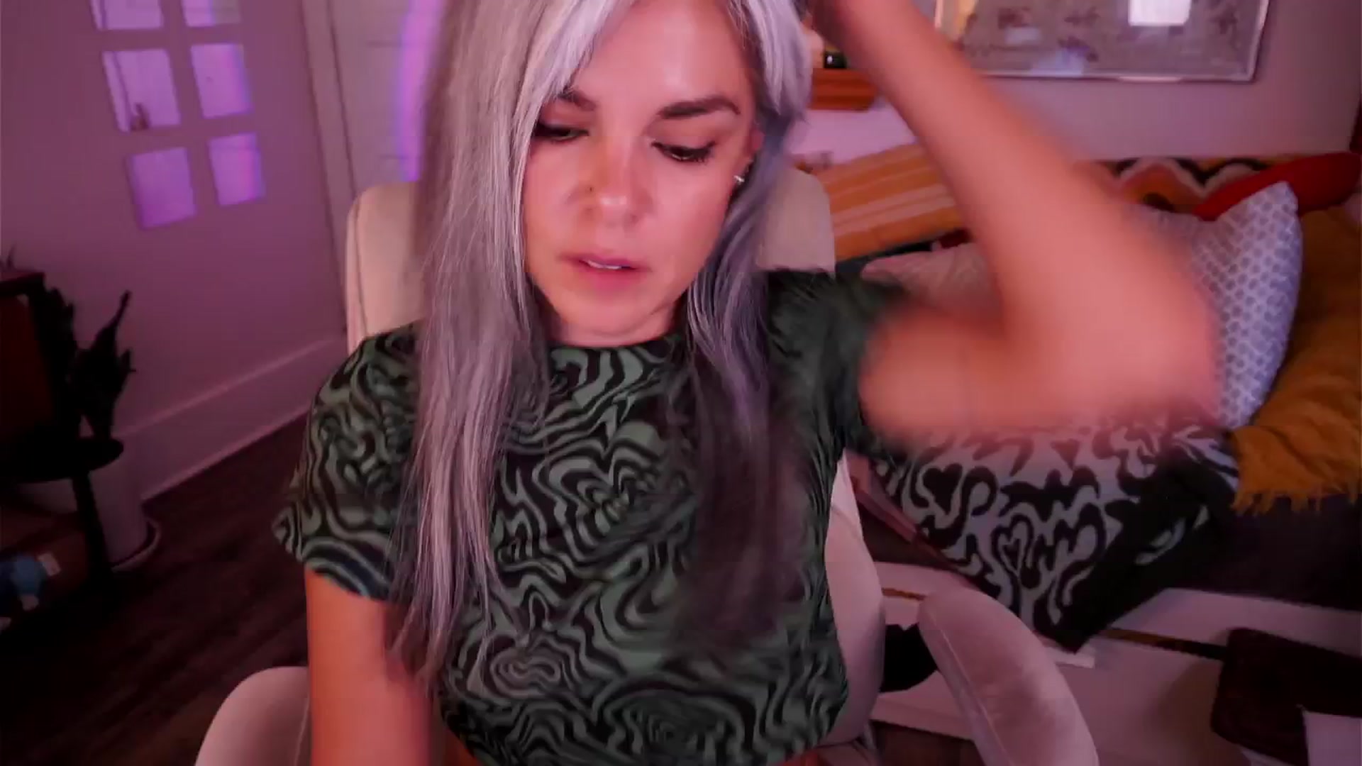 Gallery image thumbnail from AprilJames's myfreecams stream on, 07/28/2025, 24:00 image 18 of 20