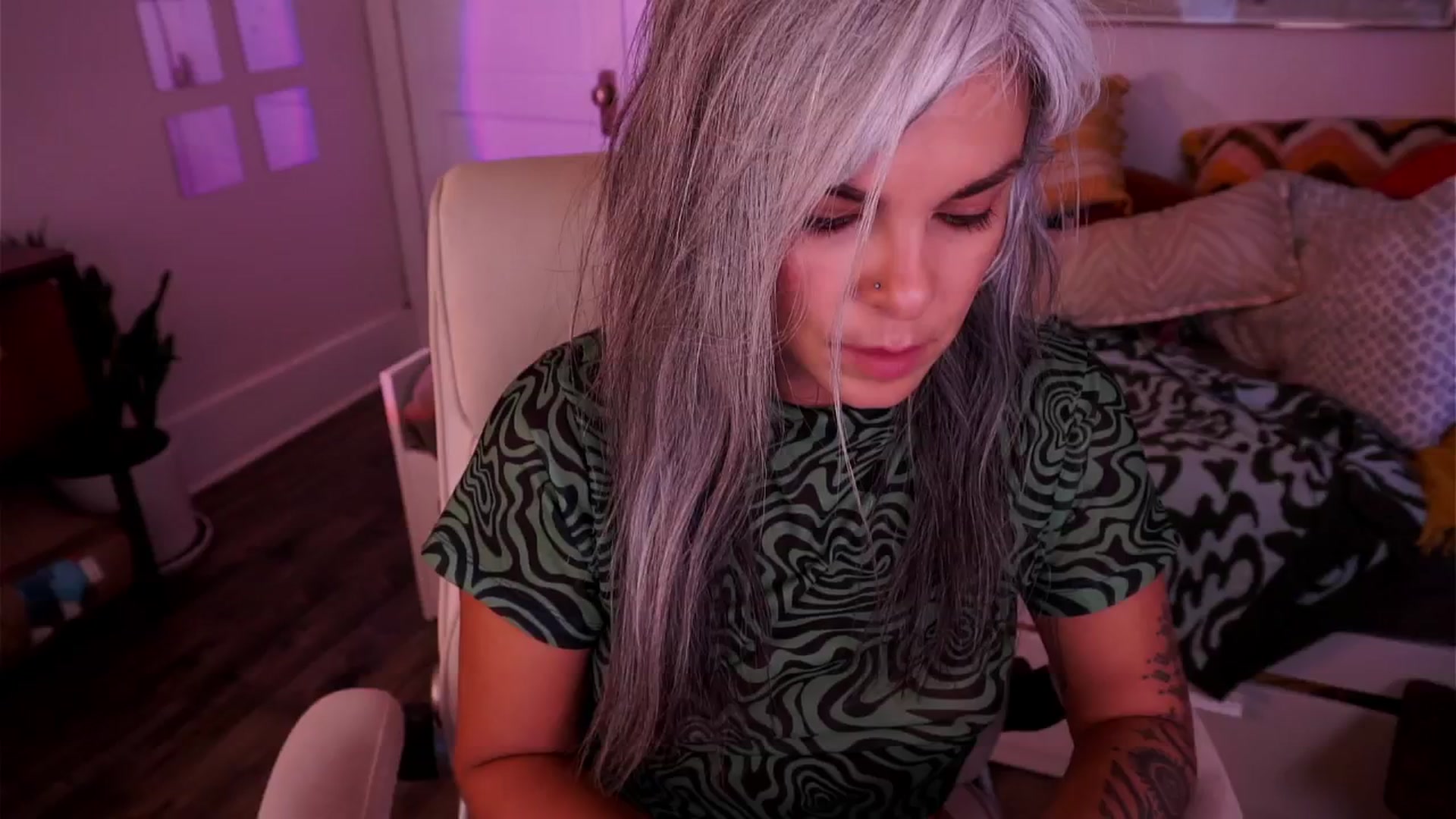 Gallery image thumbnail from AprilJames's myfreecams stream on, 07/28/2025, 24:00 image 9 of 20