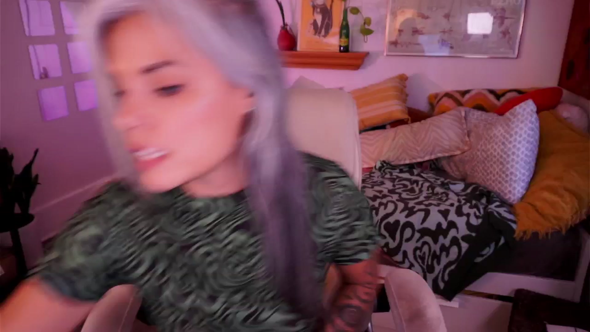 Gallery image thumbnail from AprilJames's myfreecams stream on, 07/28/2025, 24:00 image 3 of 20