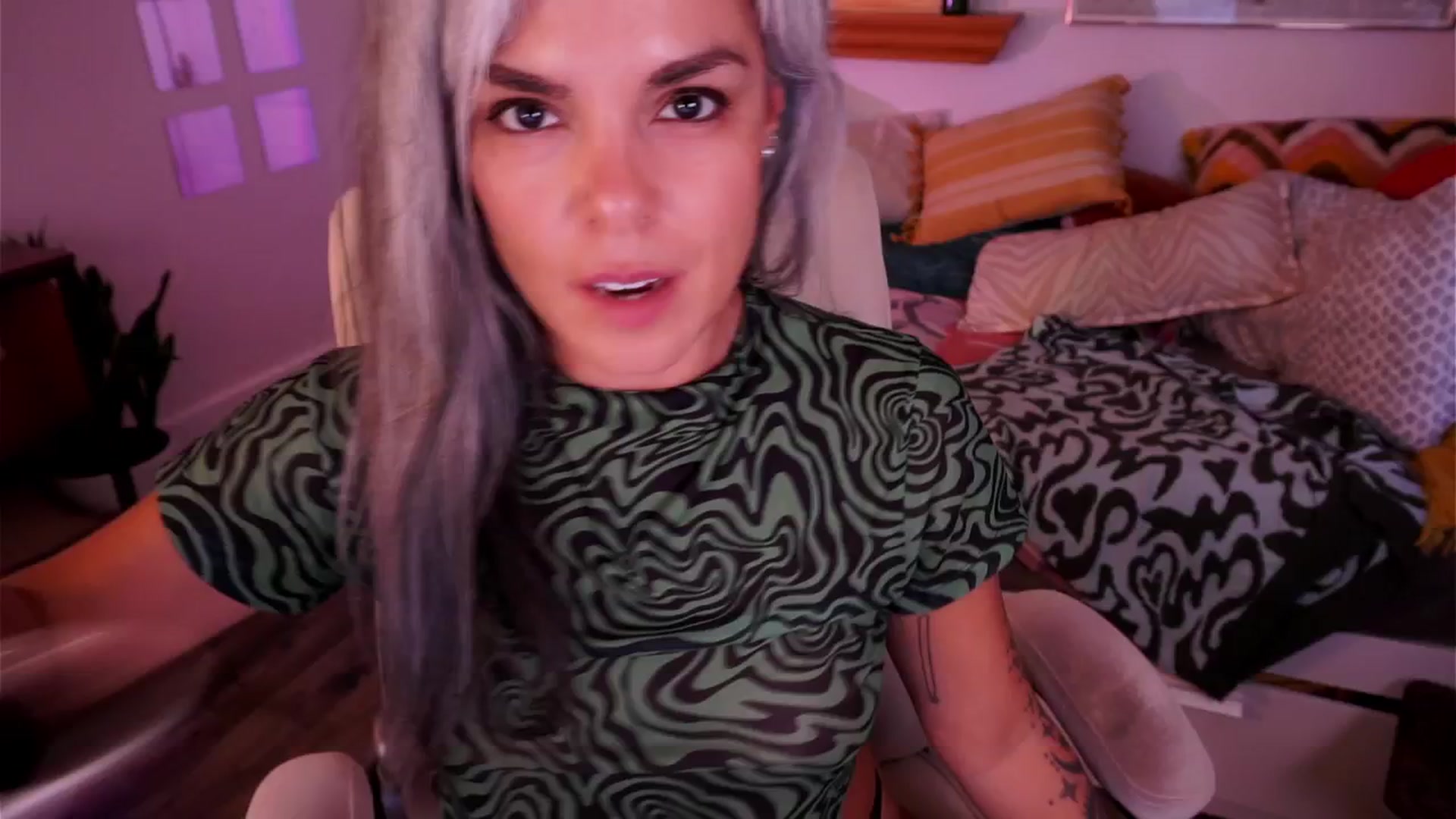 Gallery image thumbnail from AprilJames's myfreecams stream on, 07/28/2025, 24:00 image 10 of 20