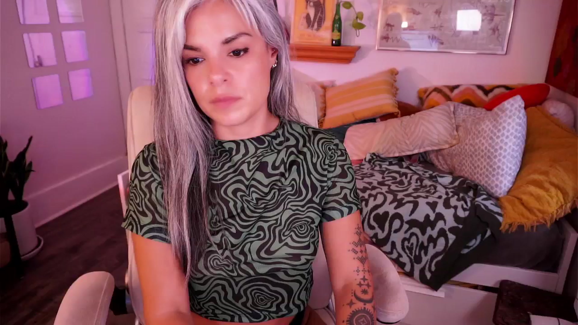 Gallery image thumbnail from AprilJames's myfreecams stream on, 07/28/2025, 24:54 image 7 of 20