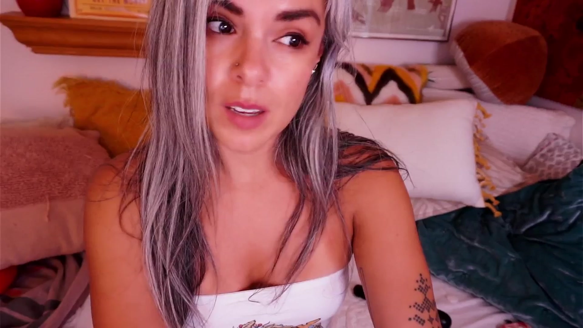 Gallery image thumbnail from AprilJames's myfreecams stream on, 07/30/2025, 24:36 image 17 of 20