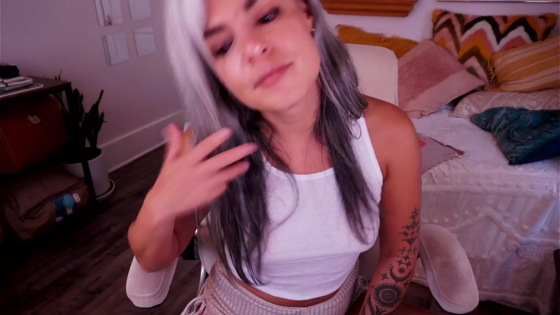 Gallery image thumbnail from AprilJames's myfreecams stream on, 07/30/2025, 22:17 image 19 of 20