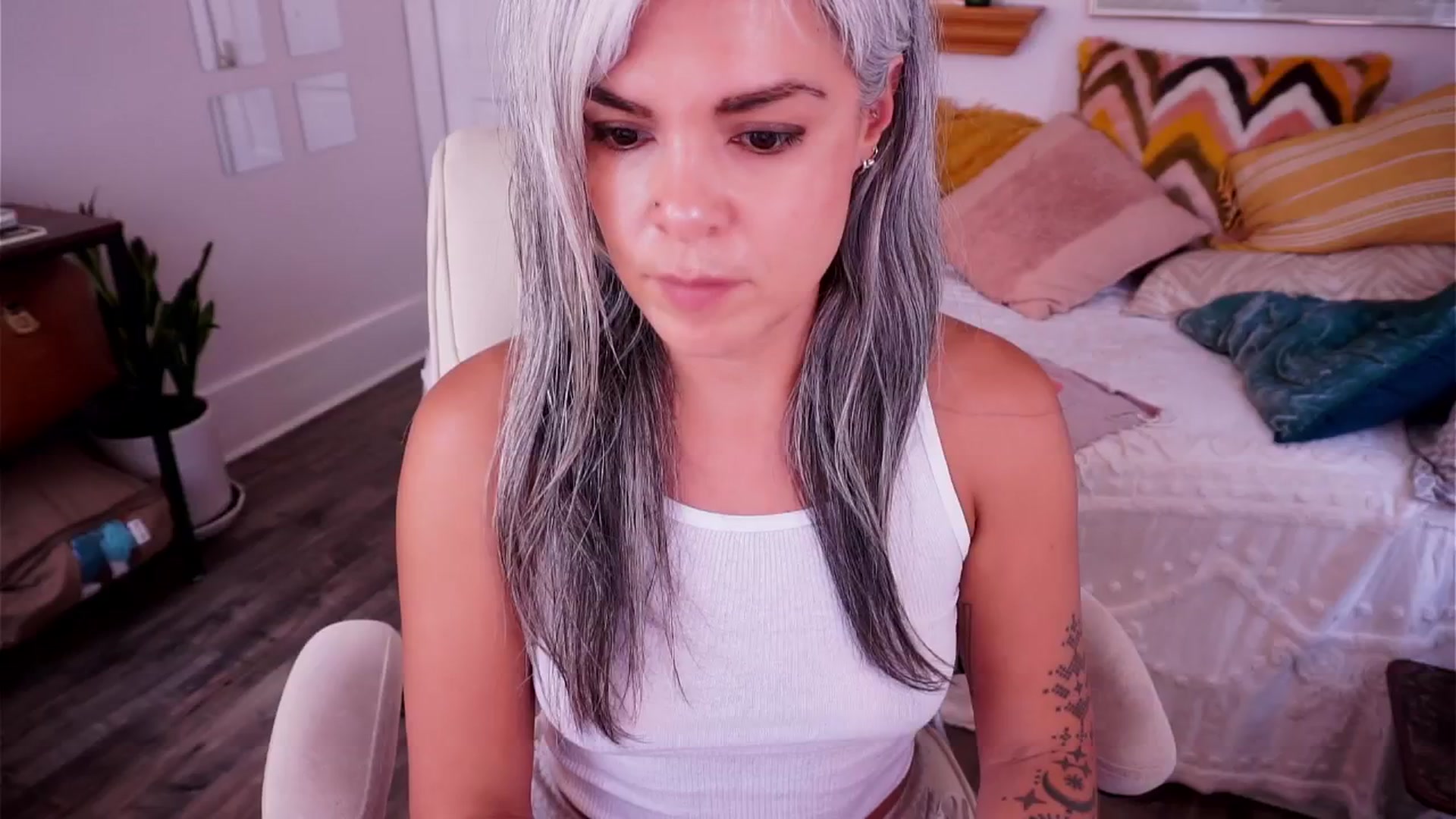 Gallery image thumbnail from AprilJames's myfreecams stream on, 07/30/2025, 22:17 image 17 of 20