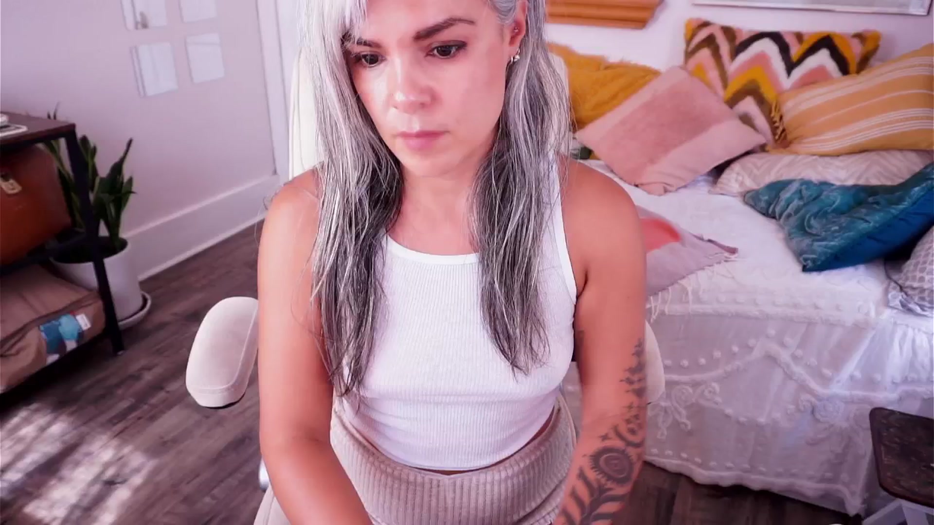 Gallery image thumbnail from AprilJames's myfreecams stream on, 07/30/2025, 22:17 image 10 of 20