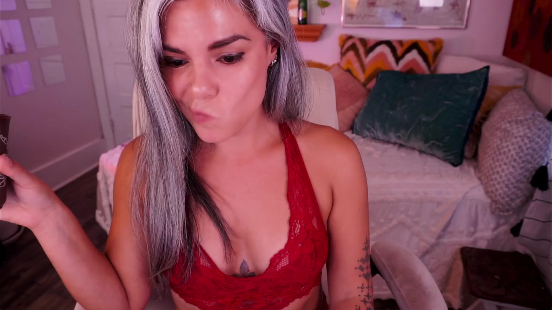 Gallery image thumbnail from AprilJames's myfreecams stream on, 08/03/2025, 24:24 image 11 of 20