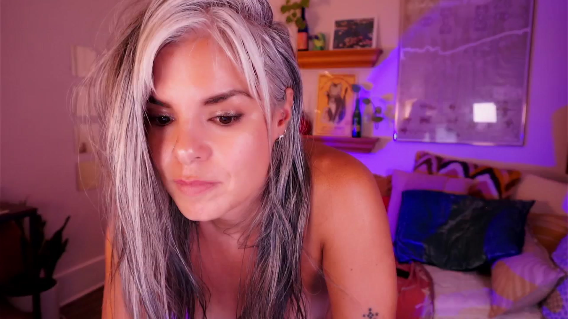 Gallery image thumbnail from AprilJames's myfreecams stream on, 08/07/2025, 02:56 image 19 of 20