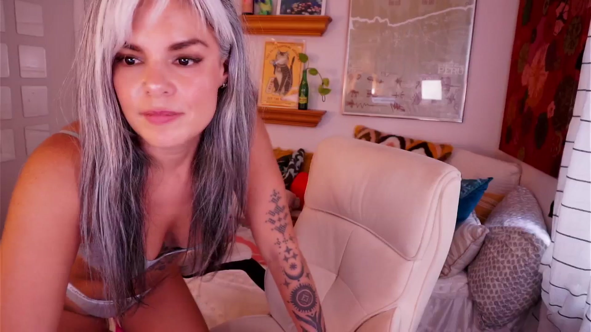 Gallery image thumbnail from AprilJames's myfreecams stream on, 08/09/2025, 23:55 image 7 of 20