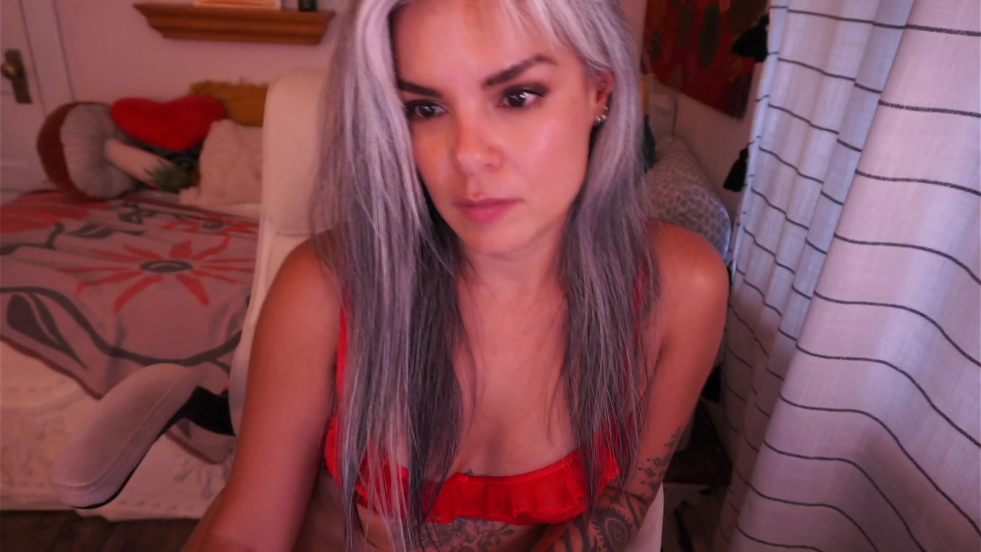 Gallery image thumbnail from AprilJames's myfreecams stream on, 08/22/2025, 02:06 image 11 of 20
