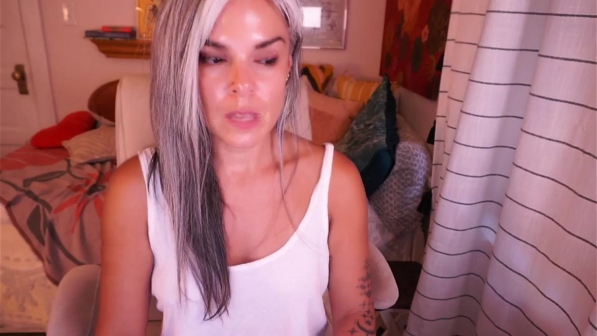 Gallery image thumbnail from AprilJames's myfreecams stream on, 08/25/2025, 24:20 image 10 of 20