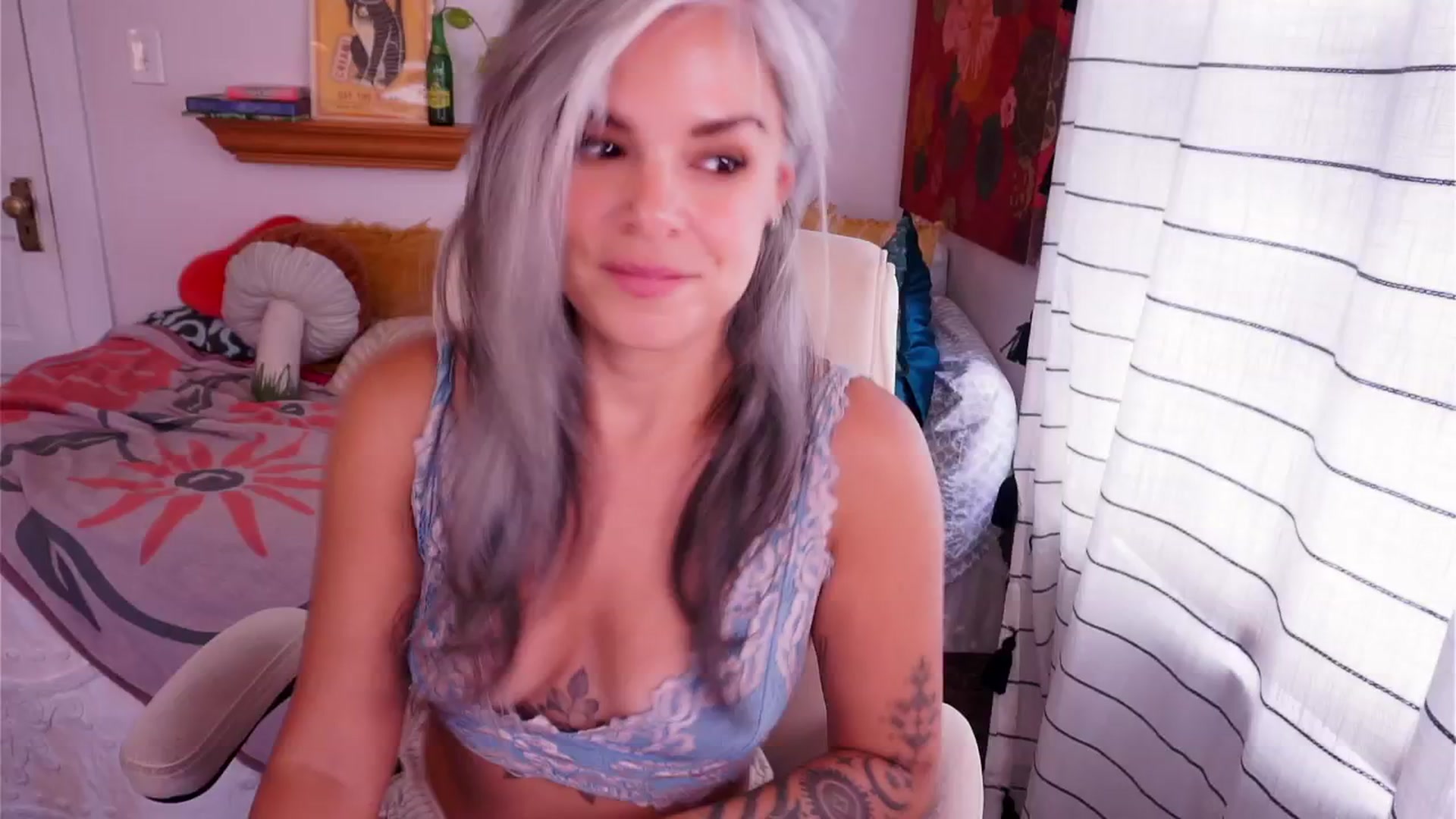 Gallery image thumbnail from AprilJames's myfreecams stream on, 08/26/2025, 18:59 image 4 of 20