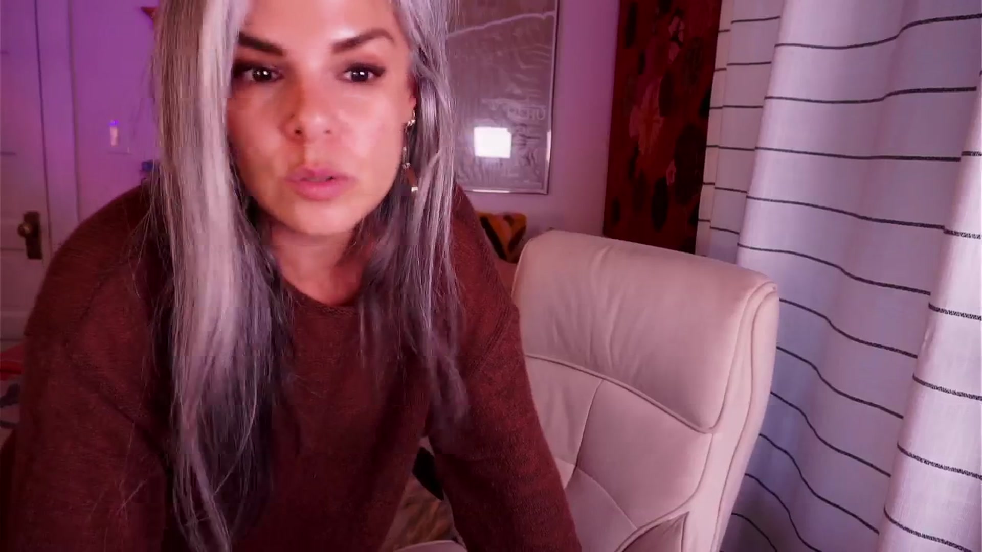 Gallery image thumbnail from AprilJames's myfreecams stream on, 09/06/2025, 02:21 image 12 of 20