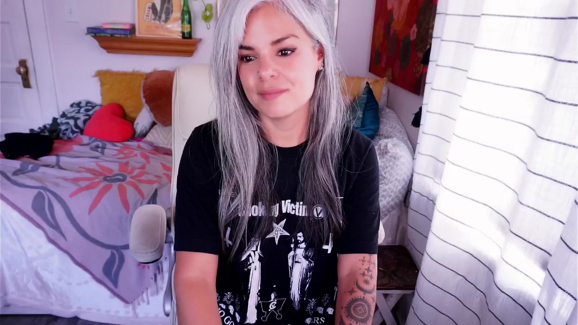 Gallery image thumbnail from AprilJames's myfreecams stream on, 09/06/2025, 18:59 image 2 of 20