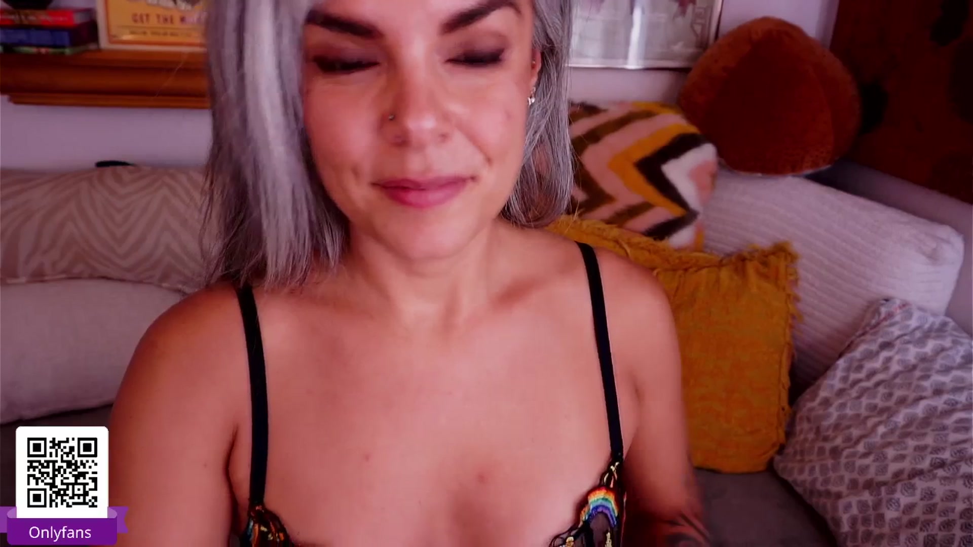 Gallery image thumbnail from AprilJames's myfreecams stream on, 10/05/2025, 17:15 image 13 of 20