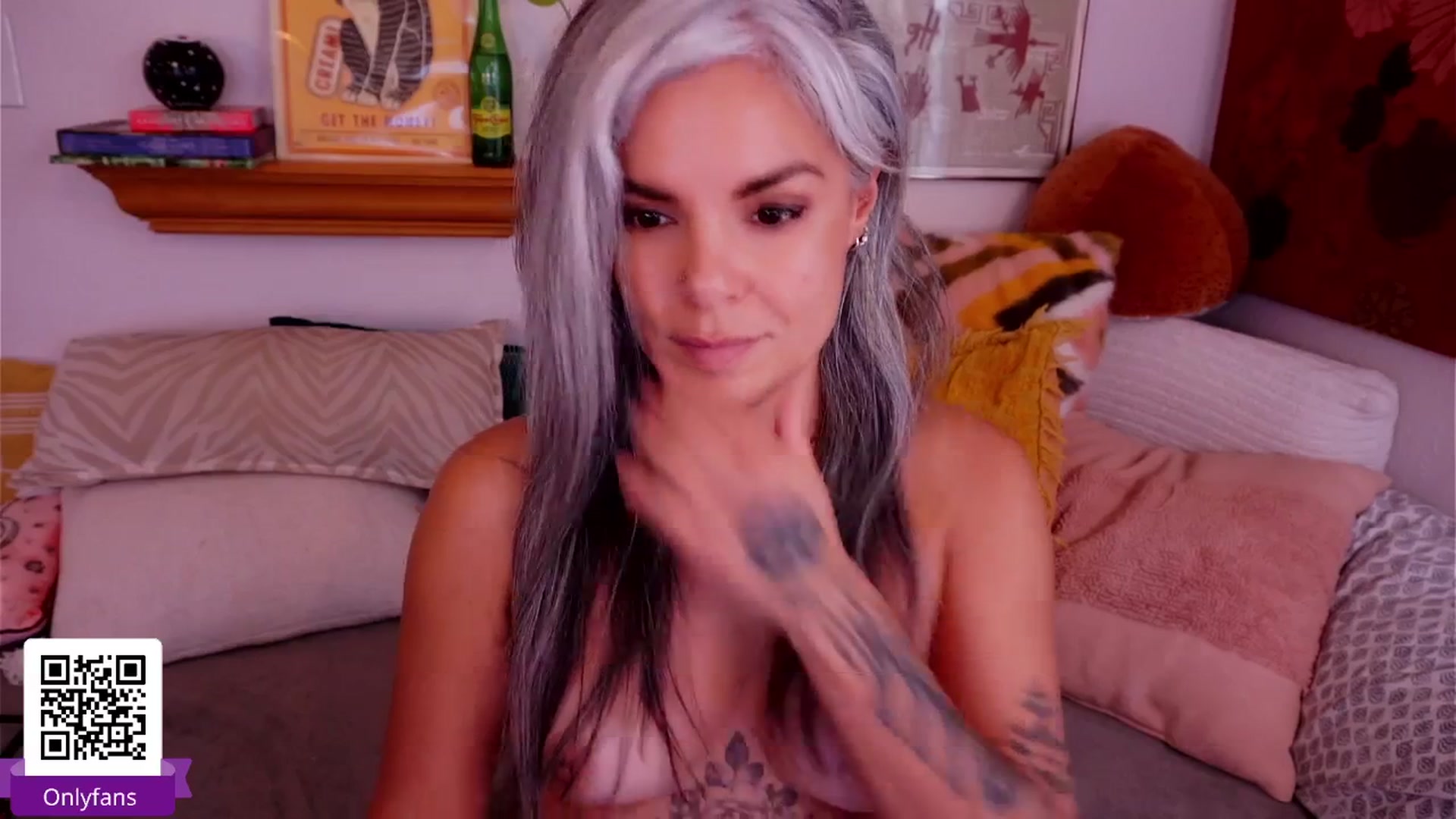 Gallery image thumbnail from AprilJames's myfreecams stream on, 10/05/2025, 19:12 image 9 of 20