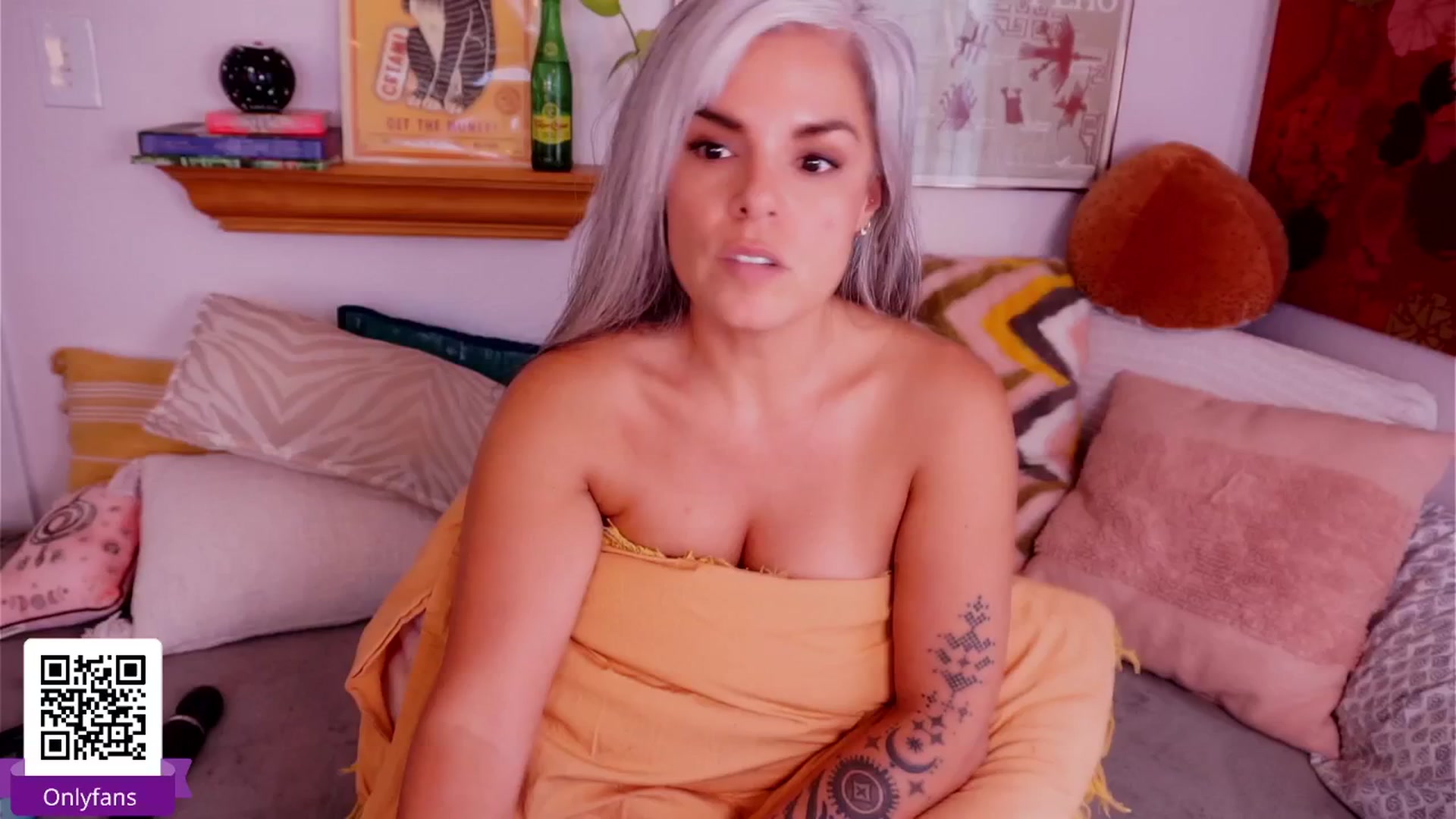Gallery image thumbnail from AprilJames's myfreecams stream on, 10/05/2025, 20:51 image 13 of 20