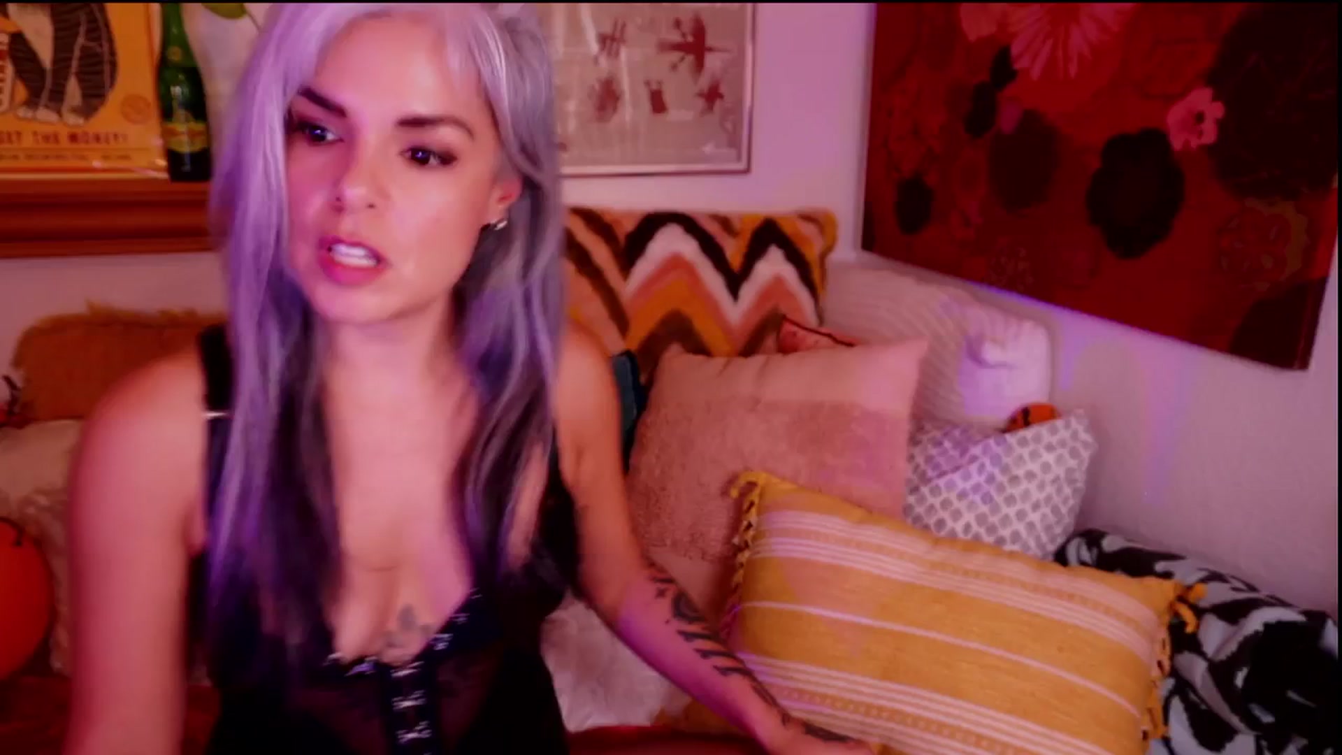 Gallery image thumbnail from AprilJames's myfreecams stream on, 10/11/2025, 24:23 image 11 of 20