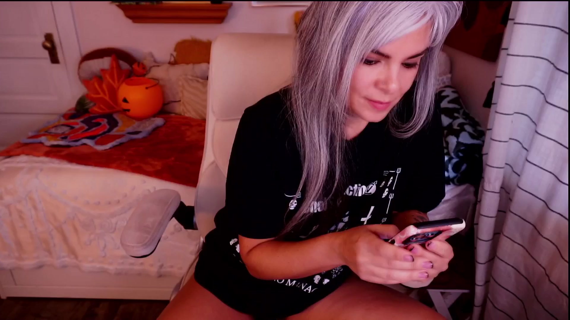 Gallery image thumbnail from AprilJames's myfreecams stream on, 10/13/2025, 24:02 image 14 of 20