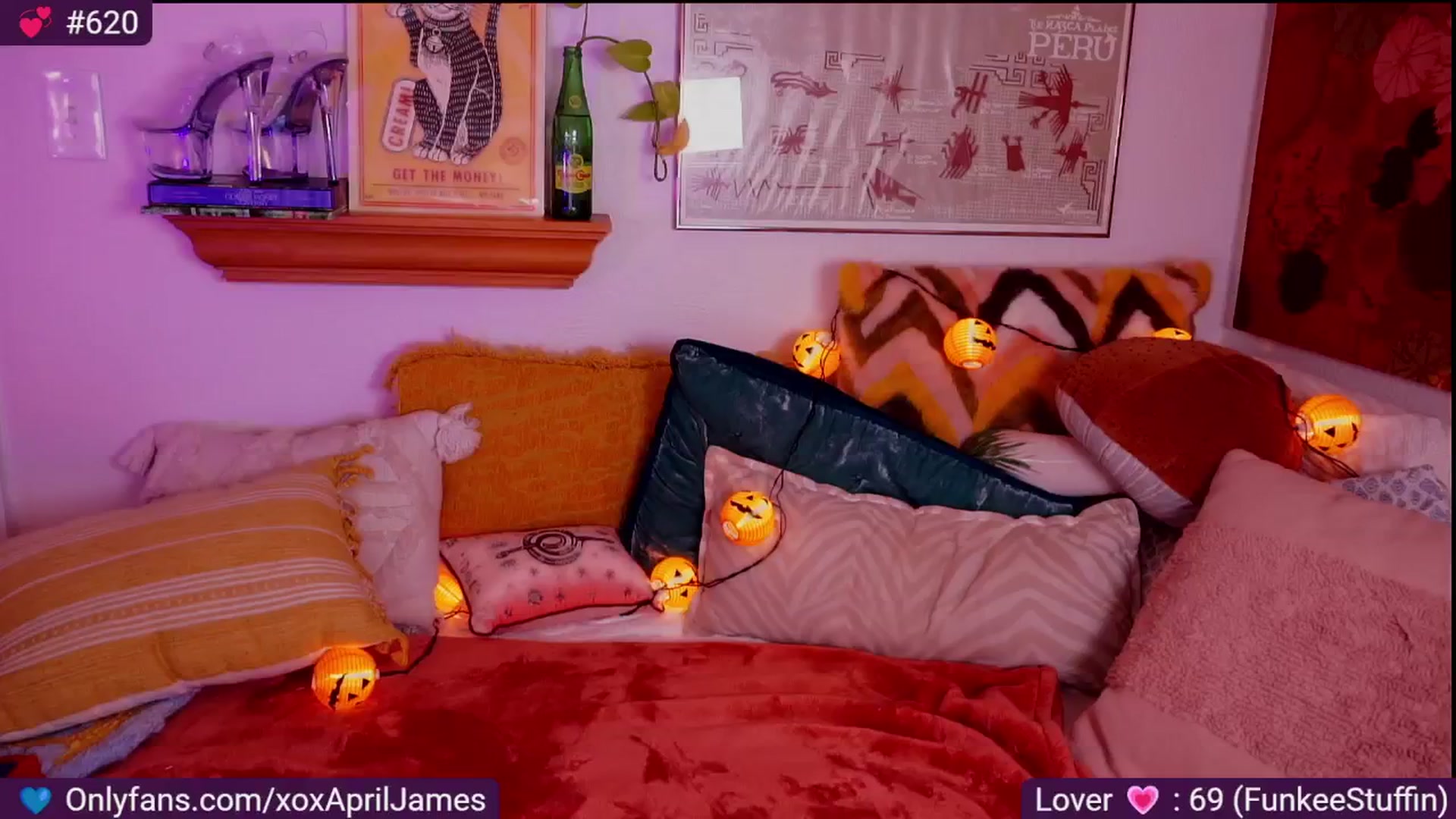 Gallery image thumbnail from AprilJames's myfreecams stream on, 10/19/2025, 24:01 image 9 of 20