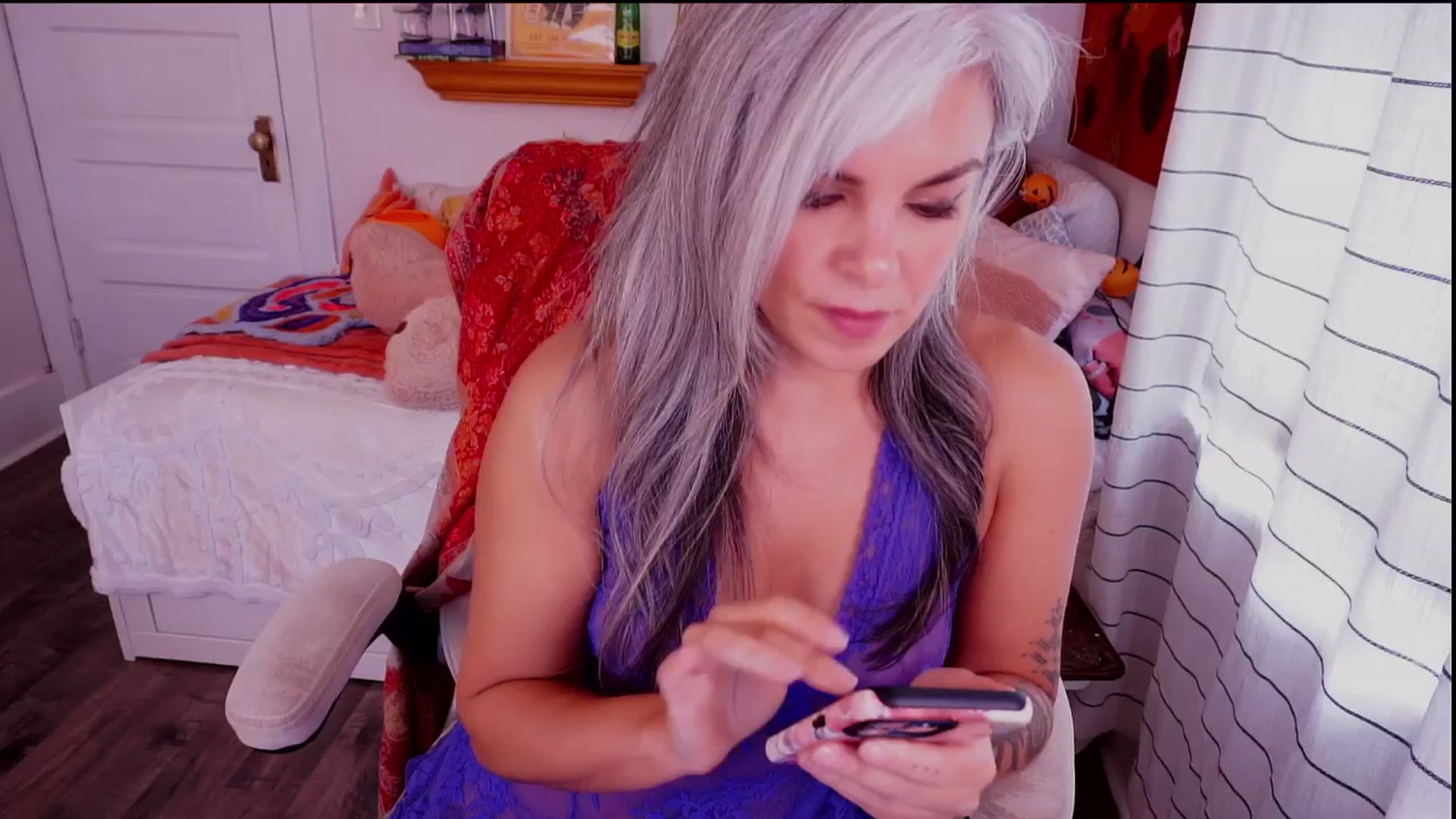 Gallery image thumbnail from AprilJames's myfreecams stream on, 10/19/2025, 18:58 image 3 of 20