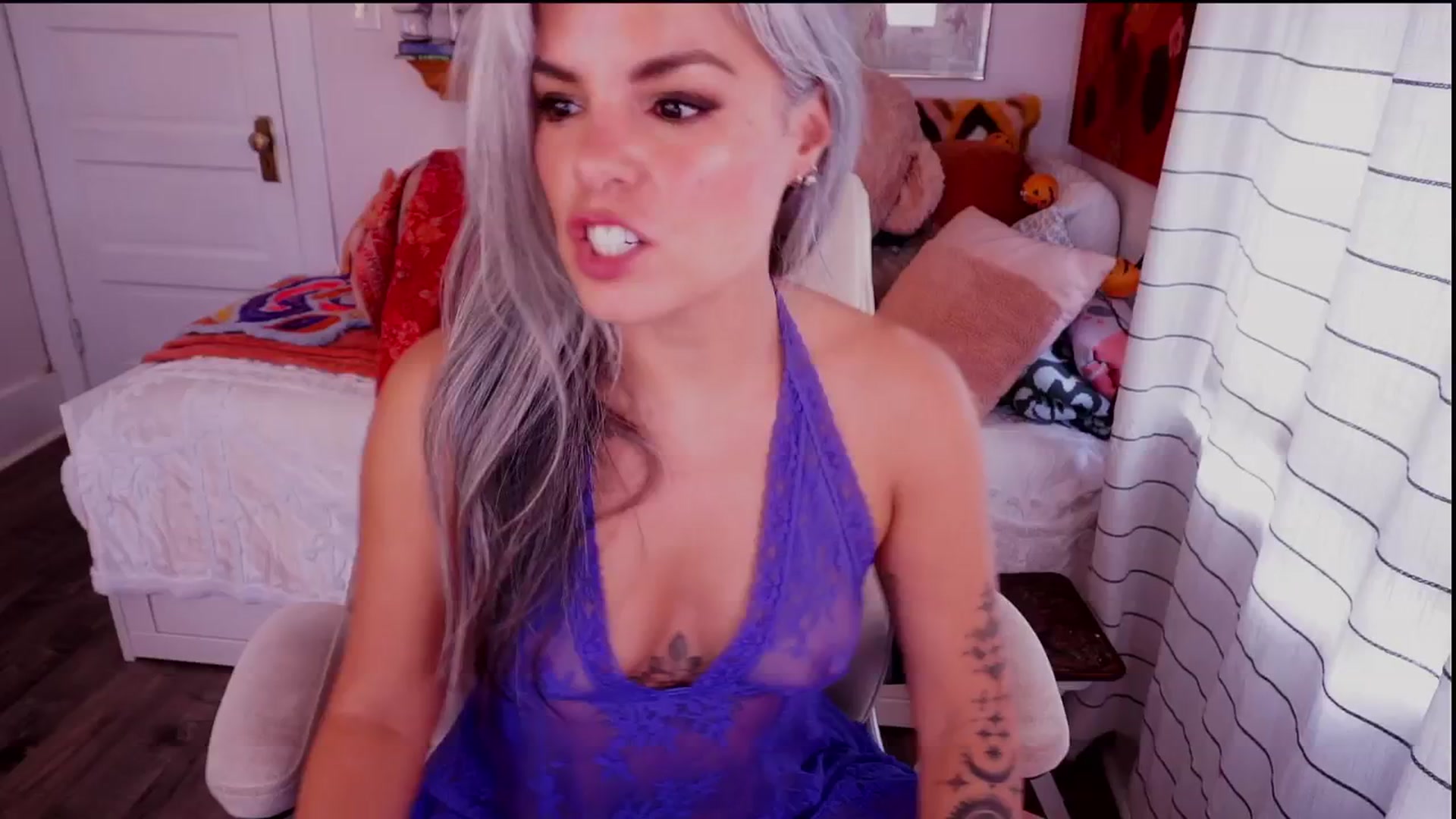 Gallery image thumbnail from AprilJames's myfreecams stream on, 10/19/2025, 18:58 image 2 of 20