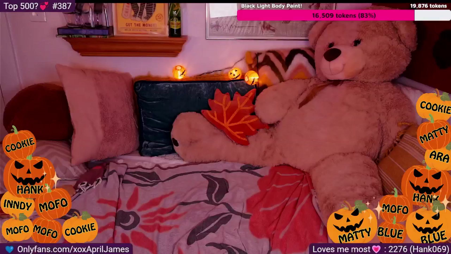 Gallery image thumbnail from AprilJames's myfreecams stream on, 10/31/2025, 24:43 image 17 of 20