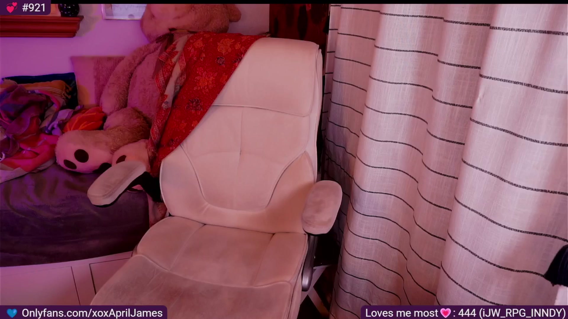 Gallery image thumbnail from AprilJames's myfreecams stream on, 11/06/2025, 02:39 image 8 of 20