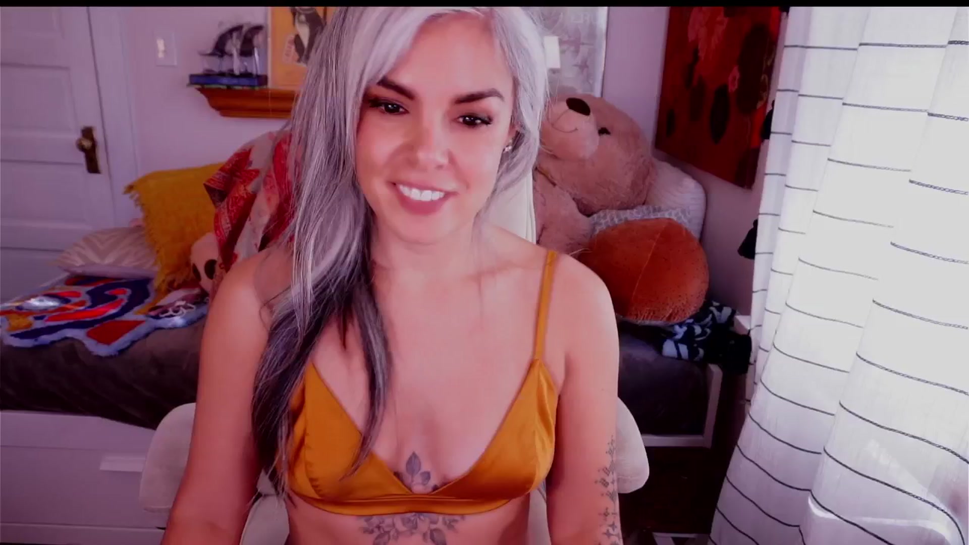 Gallery image thumbnail from AprilJames's myfreecams stream on, 11/08/2025, 22:46 image 5 of 20