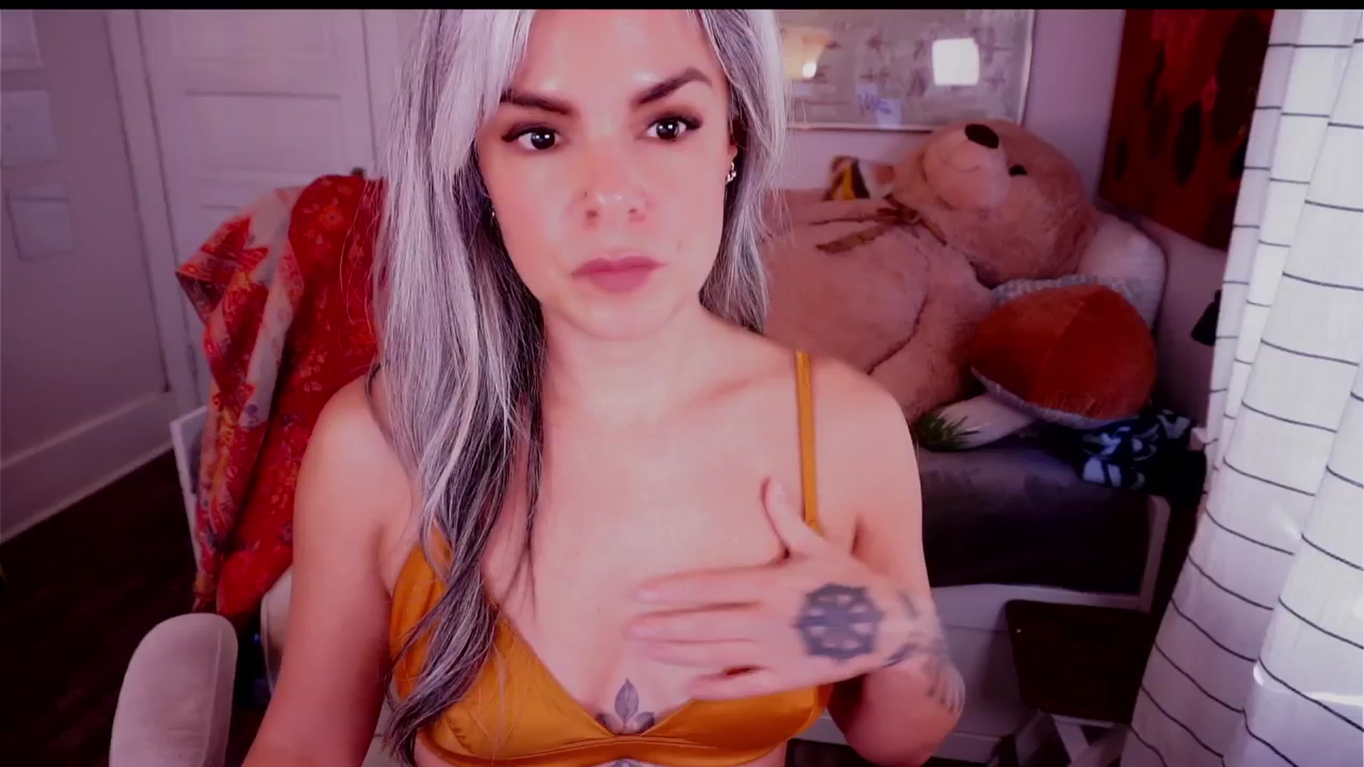 Gallery image thumbnail from AprilJames's myfreecams stream on, 11/08/2025, 22:46 image 1 of 20