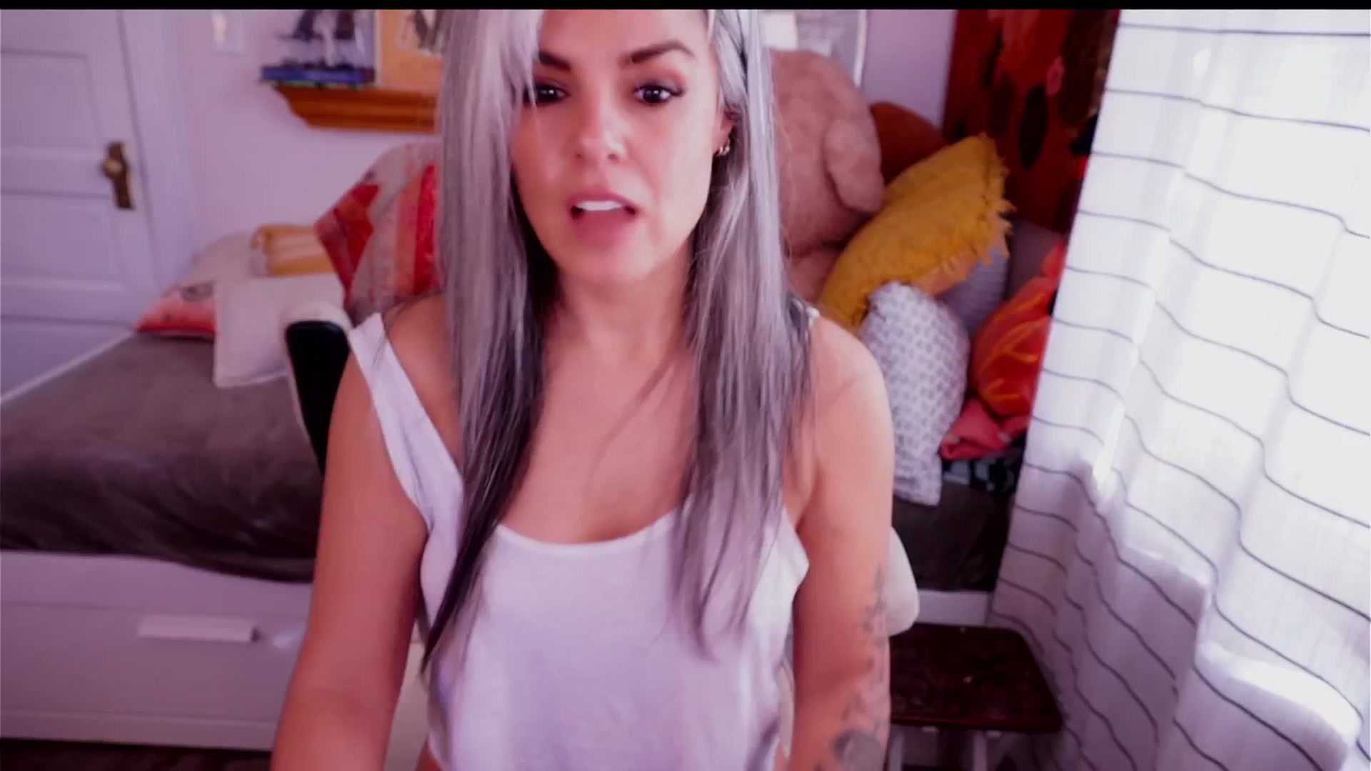 Gallery image thumbnail from AprilJames's myfreecams stream on, 11/13/2025, 19:30 image 17 of 20