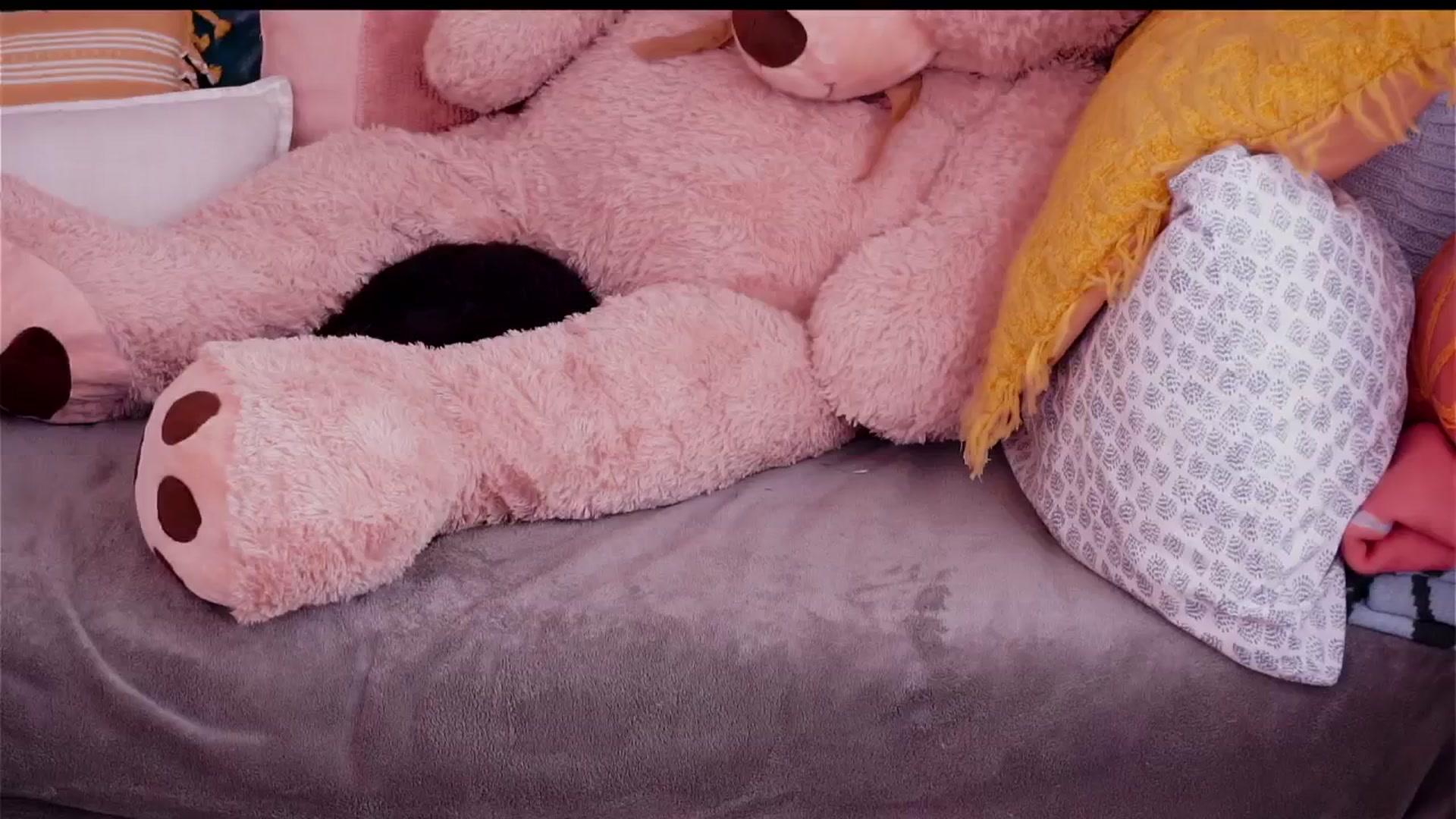 Gallery image thumbnail from AprilJames's myfreecams stream on, 11/13/2025, 19:30 image 18 of 20