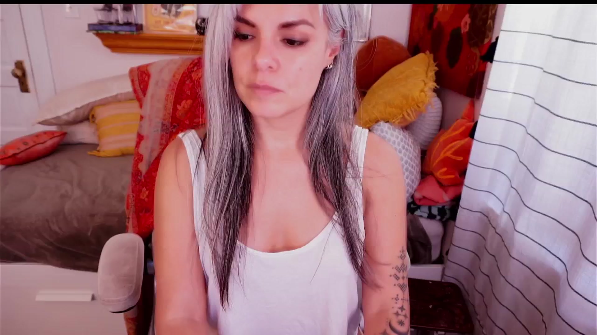 Gallery image thumbnail from AprilJames's myfreecams stream on, 11/13/2025, 22:55 image 1 of 20